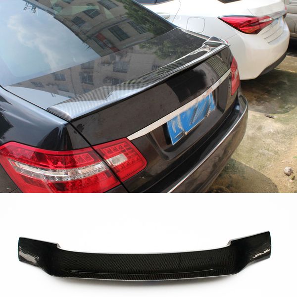 

r стиль углеродного волокна стволы спойлера, пригодный для benz 4door e-класса w212