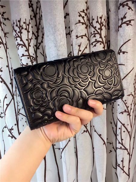 

Самые популярные национальная мода королева уникальный Камелия цветок вышивка дизайн овчины кожаный бумажник женщины