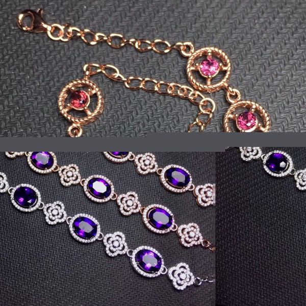 

the latest designer has led the global jewelry trend. natural emerald bracelet is 925 silver in atmosphere