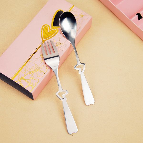 

wholesale-talheres lunch box r8095 /5 sets stainless steel spoon packed hollow heart-shaped two-piece cutlery (spoon + fork