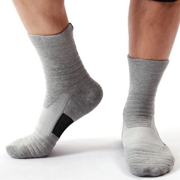 

1 pair basketball socks man cotton socks outdoors run badminton tennis sport outdoor sports racing cycling sock stocking, Black