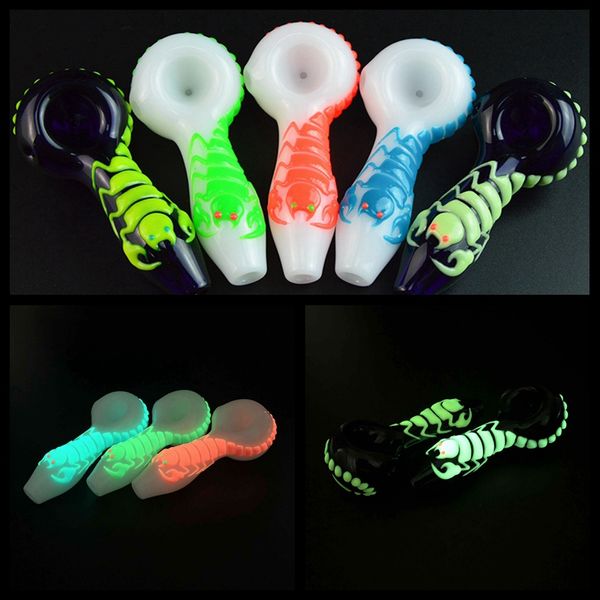 Pipa in vetro luminoso fresco Glow In The Dark Scorpion Pipa in vetro Pipa da 4 pollici Pipa per tabacco in 5 colori Alta qualità