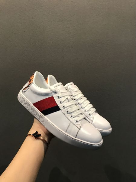 

luxury designer shoes blue red stripe men casual shoe luxury designer sneakers lace-up running shoes upgrade version tiger shoes snakes, Black