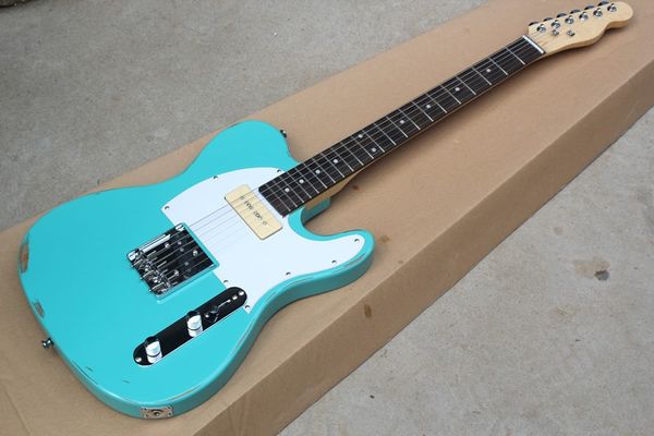 Chitarra elettrica stile vintage blu con battipenna bianco, tastiera in palissandro, impiallacciatura in acero fiammato, che offre servizi personalizzati