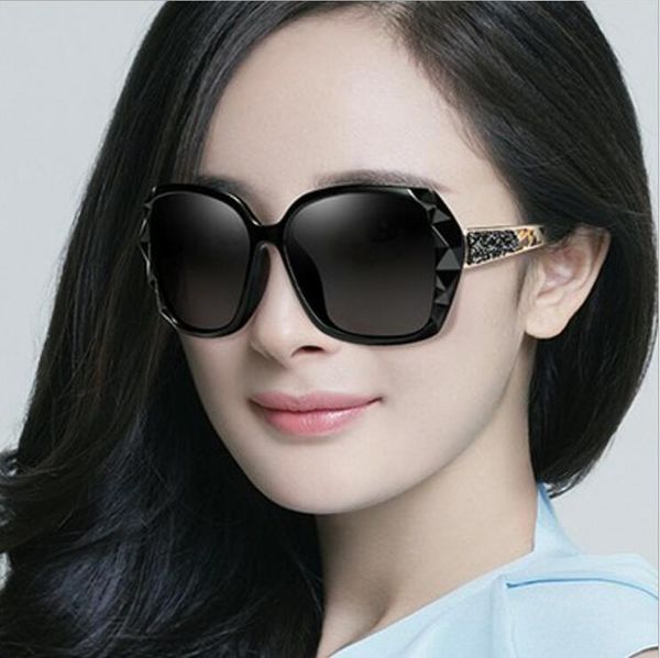 

wholesale sunglasses gold frame fashion sunglasses for women brand designer vintage sport sun glasse with box, White;black