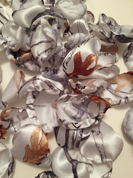 White Camo Rose Petals Petals Camo Satin Wedding Decoration
