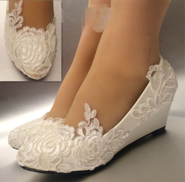 

Свадебные туфли непромокаемые белые ленты невесты свадебные платья Han edition с брил