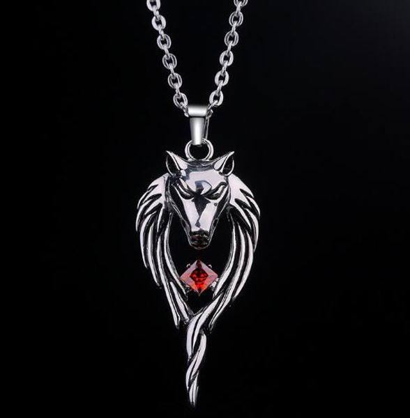 Spedizione gratuita Spedizione gratuita e coreana Retro Punk Totem Totem Wolf Head Necklace in acciaio in acciaio con diamante Personalità Mashi