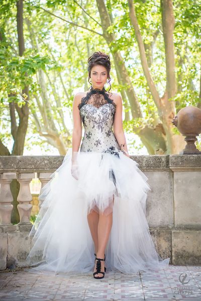 Abiti da sposa corti in bianco e nero alto e nero Halter Hi Lo Lace Tulle Tulle 50s Abiti da sposa informale su misura realizzati