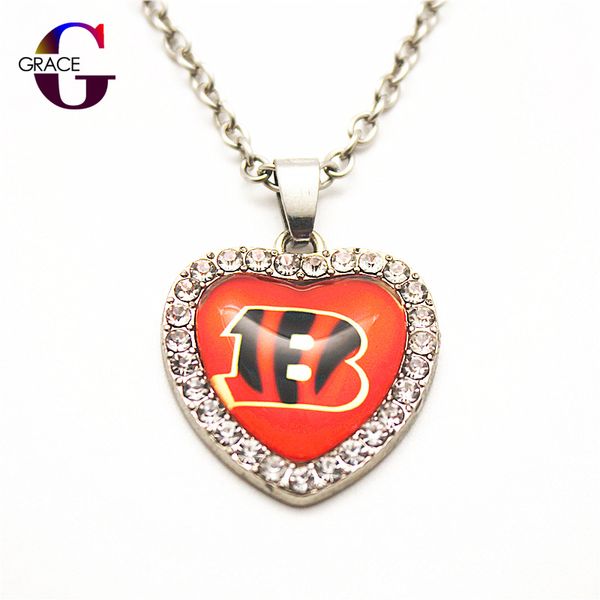 

горячие продажи футбольных команд спортивные подвески мода сердце кристалл ожерелье кулон с 50 см цепи для женщин diy ювелирные изделия, Silver