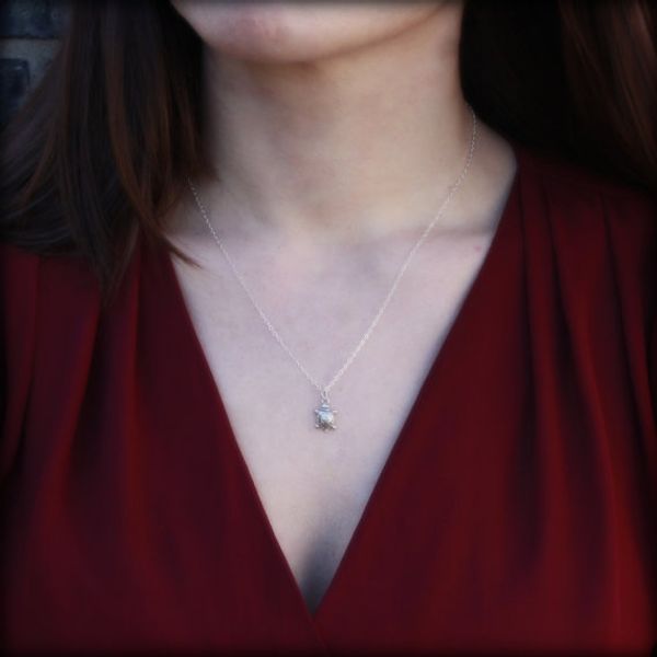

10pcs gold/silver tiny sea turtle charm pendant necklace dainty tortoise necklaces lucky bone chelonia mydas jewelry for beach party