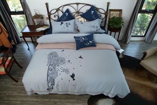 Luxury Embroidery Tree Birds Egyptian Cotton Bedding Set Duvet