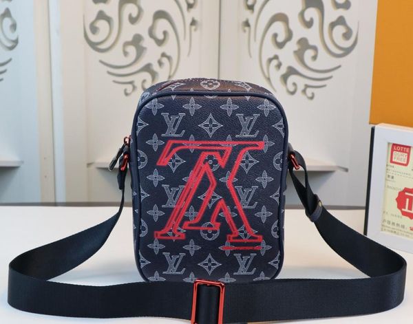 

Top Quality men mini shoulder bag fashion hot sale men's letter real leather crossbody bags for man M43677 22 x 16 x 7cm