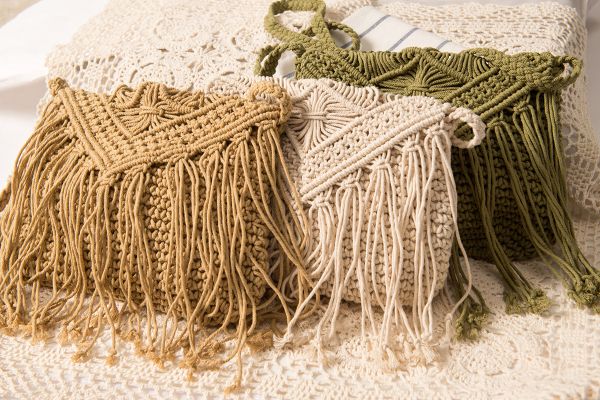 

new simple fringed slanting straw bag vintage one-shoulder woven bag summer beach bag