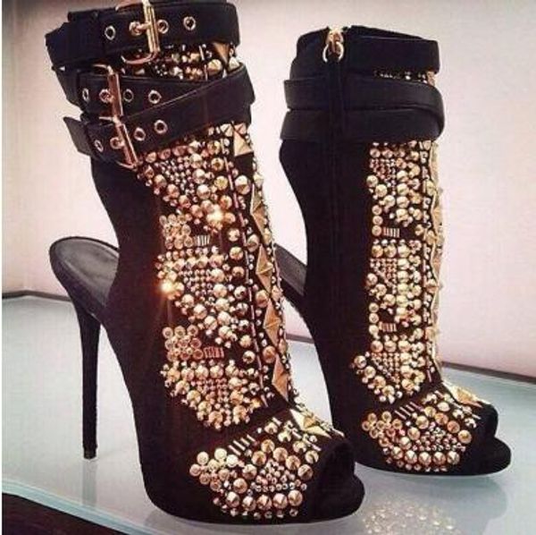 2018 Senhoras Ouro Studded Rebites botas Mulheres partido Sapatos Peep Toe Fivela Cinta Mulheres Botas de Verão de Salto Alto botas Mulheres Gladiador