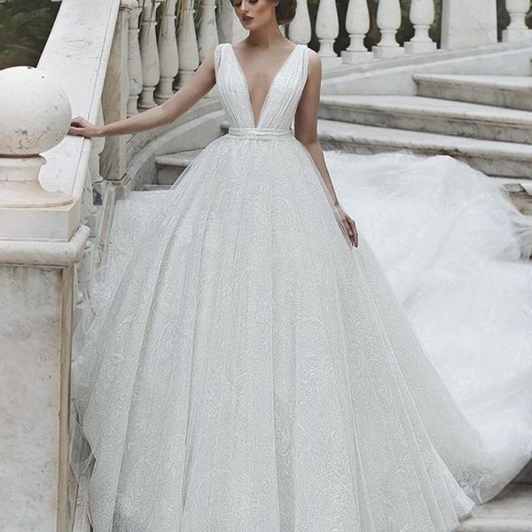 

deep v-neck weddding dress 2018 stylish sleeveless lace ball gown wedding dresses custom made sweep train vestido de novia wedding gown, White