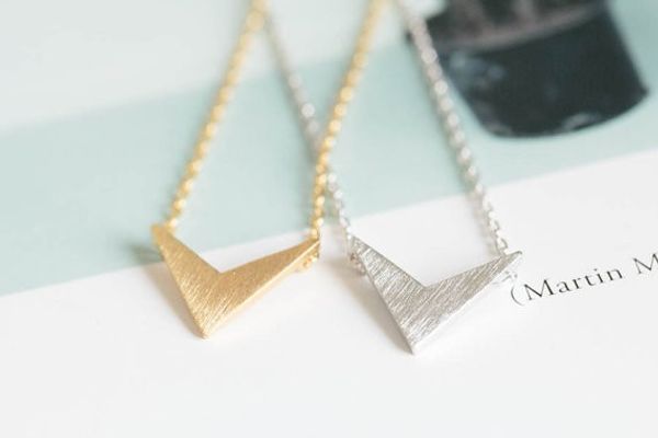 

2018 south america fashion "v" saucer-shaped necklace pendant necklace gift for women rapidly wholesale, Silver