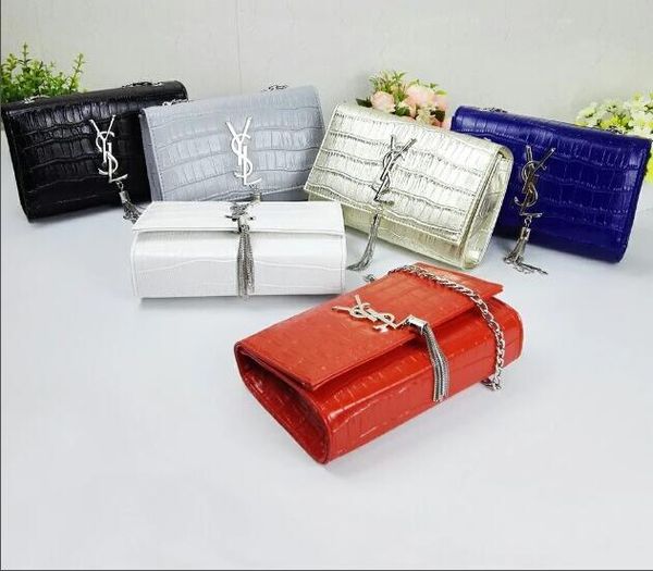 

2018 european and american fashion one-shoulder slung female bag buckle tassel chain handbag