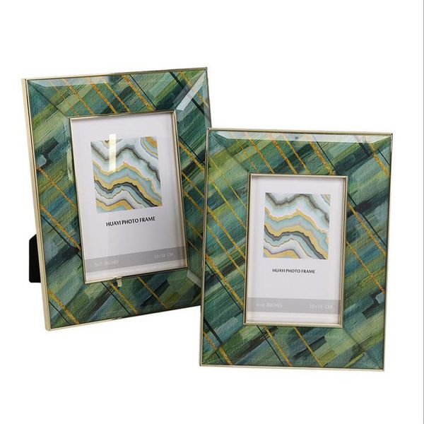 

yakri european style metal p frame ,velvet back, standard pgraph size, glass front, tanding picture frame mpf095