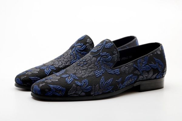 

trend of men loafer shoes fashion round toe slip on embroidered flower casual comfort shoes man black leisure party shoes