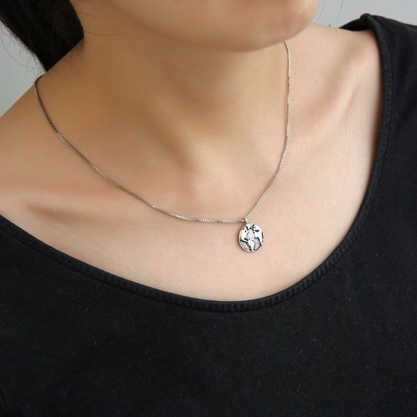 

wholesale antique silver globe world map necklace box chain necklace choker necklace personality graduation gift earth jewelry