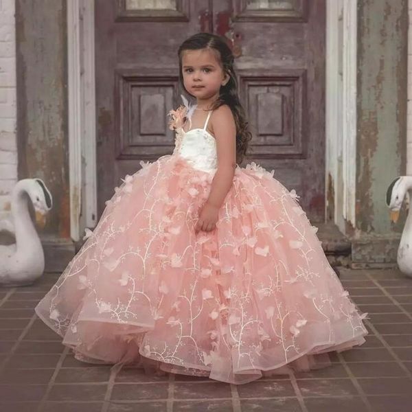 Розовое бальное платье. Платья для девочек на свадьбу. Спагетти-бретельки. Аппликации. Кружевное платье для девочек.