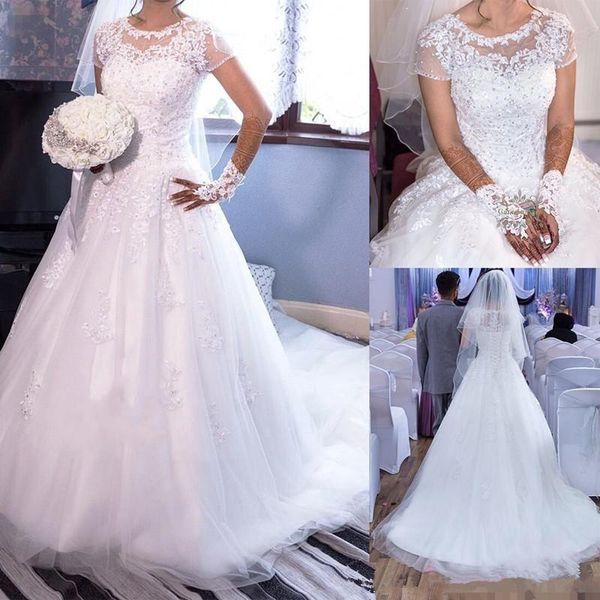 

2020 элегантный тюль jewel шея-линии свадебные платья иллюзия короткие рукава кружева аппликации из бисера свадебные платья, White