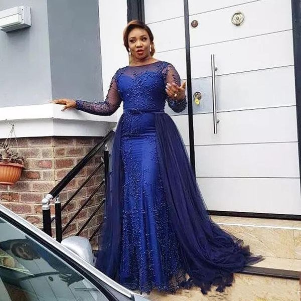 

Royal Blue 2018 Sheer Jewel Neck Evening Dresses With Long Sleeve Lace Appliques Detachable Train Beads Formal Gown Sweep Train