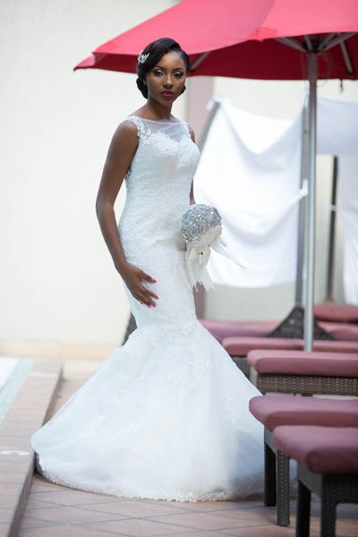 Sirenetta abito da sposa nigeriano africano fuoristrada al collo a pizzo completo applique senza maniche treno in giardino avorio giardino cappella abiti da sposa