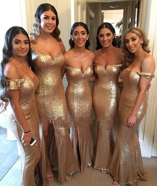 2019 Günstige Sparkly Mermaid Side Split Gold Pailletten Brautjungfernkleider Schulterfrei Pailletten Langes Hochzeitsgastkleid Trauzeugin3596