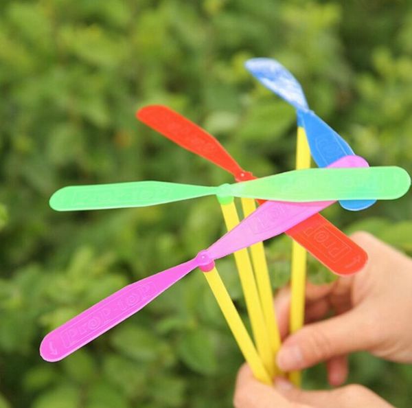 Neuheit klassischer Kunststoff Bambus Libelle Propeller Outdoor Sport Spielzeug Kinder Kinder Geschenk fliegende mehrfarbige zufällige Farbe