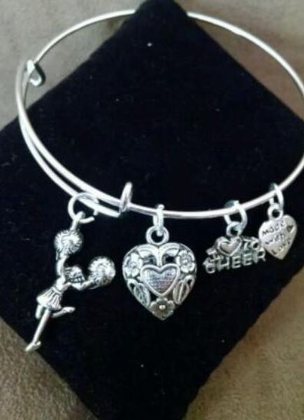 

Charm Bracelets zj501288