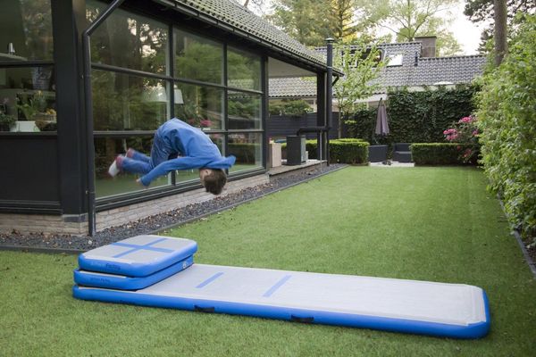 

a set (6 pieces)inflatable air track tumbling mat floor gymnastics training pad gym mat taekwondo air cushion with air pump