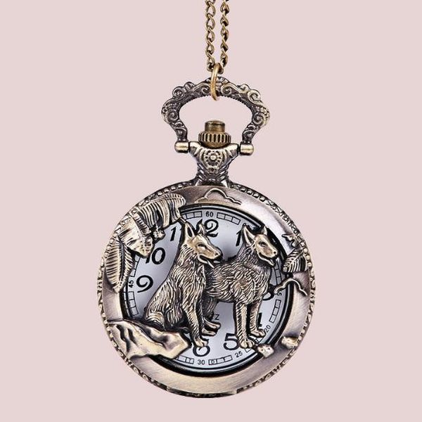 

souvenir pocket watch with a large bronze flip cover and a fine carved double - wolf pattern, Slivery;golden