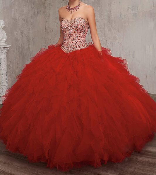 Superbe robe de robe de mariée avec corsage perlé, rouge, ligne de cou chéries sans bretelles, robe nuptiale de taille basque