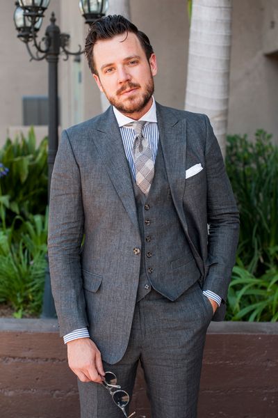 

custom grey linen men suits for wedding groom beach blazer peaked lapel 3 pieces tuxedo slim fit suits jacket vest pants terno masculino, Black;gray