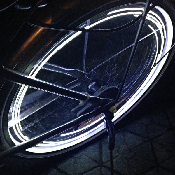 Plastica di ingegneria di alta qualità Bike Cycling Colorful 20 LED 2 modalità Flash Safety Wheel Spoke Light