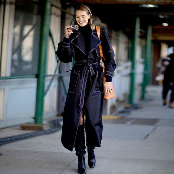 

2018 designer trench women's brief casual long trench coat, Tan;black