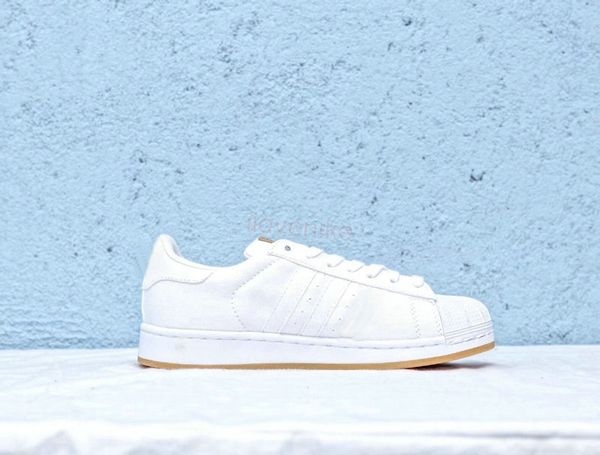 jeans und turnschuhe