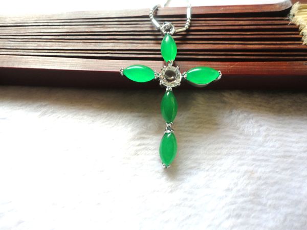 

natural ma laiyu jade cross womens green fashion pendant, Silver