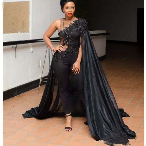 Sexy One-Shoulder-afrikanische Hosenanzug-Abendkleider mit Umhang, schwarze Ballkleider, Sweep-Zug, Übergröße, arabisches formelles Partykleid
