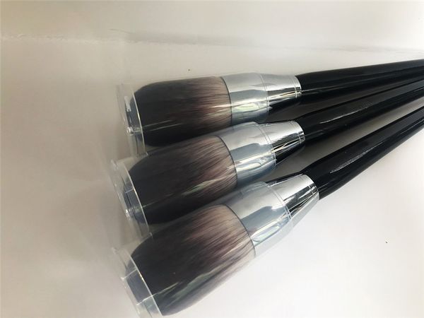 

PRO Featerweight Powder Brush # 91 - Мягкая пудра Blender для тела с кисточкой