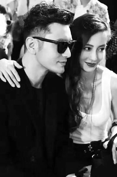 

fashionable 100 take a pair of sunglass star the rivet of the same style 7006, partial light sunglasses men and women couple is the same, White;black