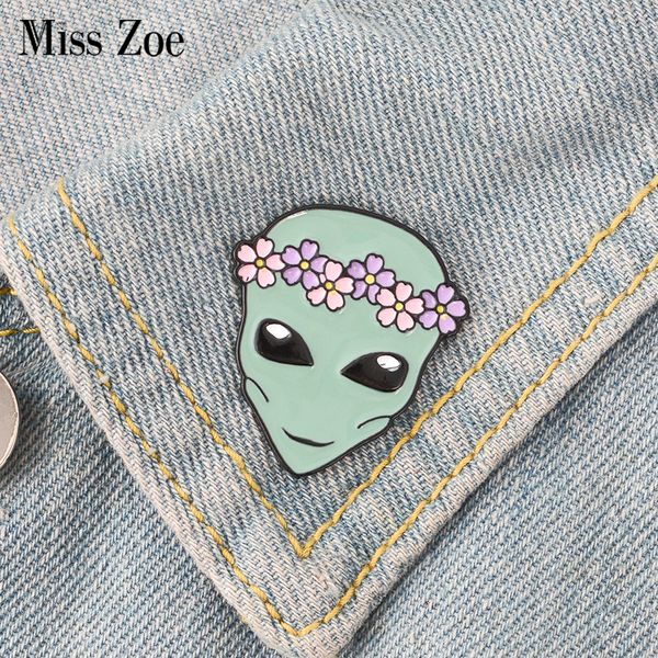 

alien enamel pin wreath saucerman brooch button badge lapel pin clothes cap bag universe explore jewelry gift for kids friends, Gray