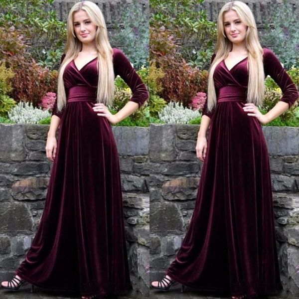 Inverno 2018 Abiti da sera a maniche lunghe Abiti da sera in velluto bordeaux Scollo a V Una linea Figura intera Elegante robe de soiree