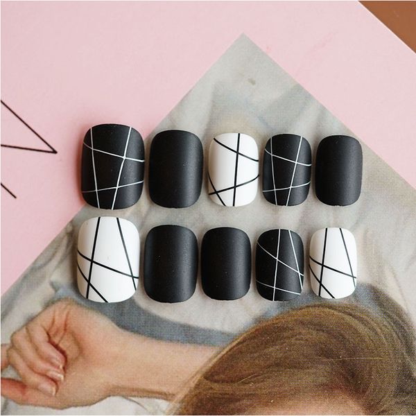 

24pcs/set fashion star matte false nails black white full finished pre-design square artificial fake nails faux ongles with glue, Red;gold