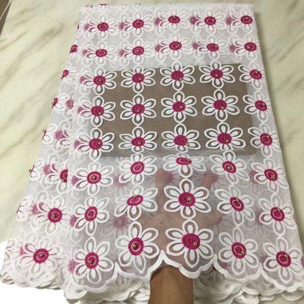 5 Metros / pc Moda flor branca e fúcsia bordado francês renda líquida com contas para tecido de renda de malha africano para o vestido BN90-8