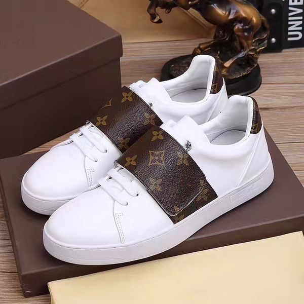 

2018 men luxury ca ual hoe fa hion de igner frontrow run away port neaker genuine leather women triple white hoe with box