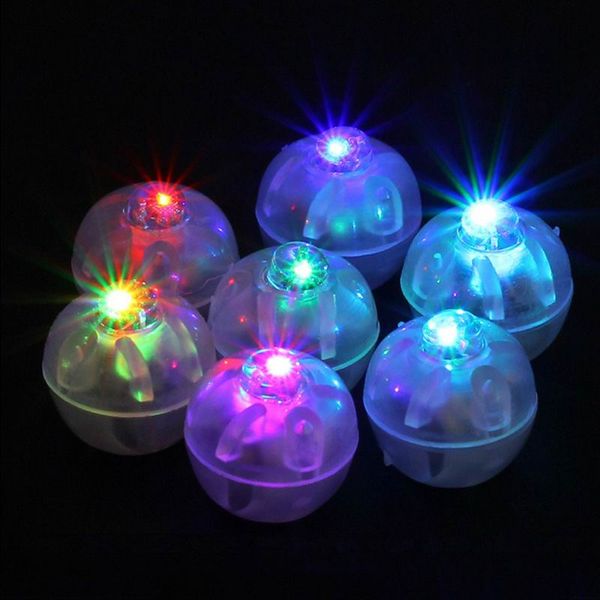 Nuovo arriva a forma rotonda RGB Mini Led lampeggiante Ball Lamps White Balloon Lights per la decorazione di Natale Party Wedding