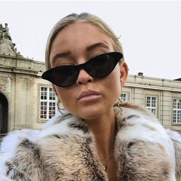 

2018 new cat eye women sunglasses special fashion design sun glasses metal hinge 6 colors wholesale glasses shop, White;black